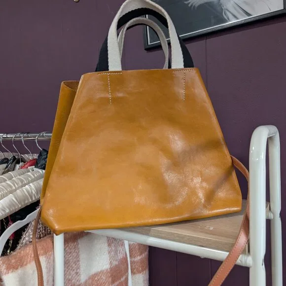 Clare V. Bateau Tote Bag Tan Black White Handle Strap Medium Crossbody Leather - Picture 6 of 7